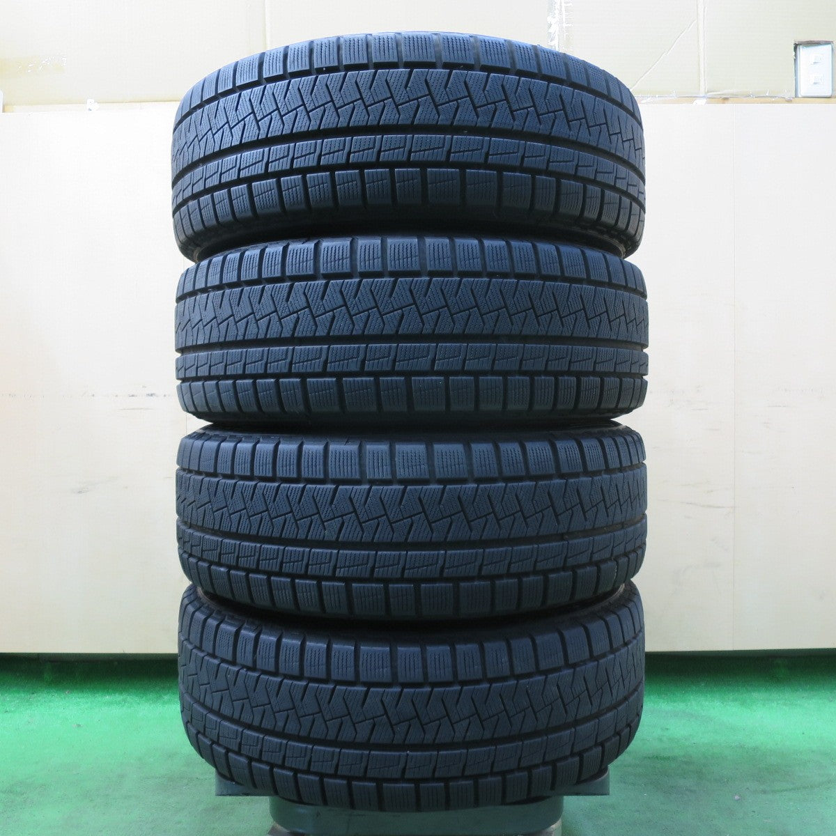 [送料無料] バリ溝！22年！キレイ！9分★プジョー 等 Eurodesign 195/55R16 スタッドレス ピレリ アイスアシンメトリコ プラス ユーロデザイン PCD108/4H★4110809イス