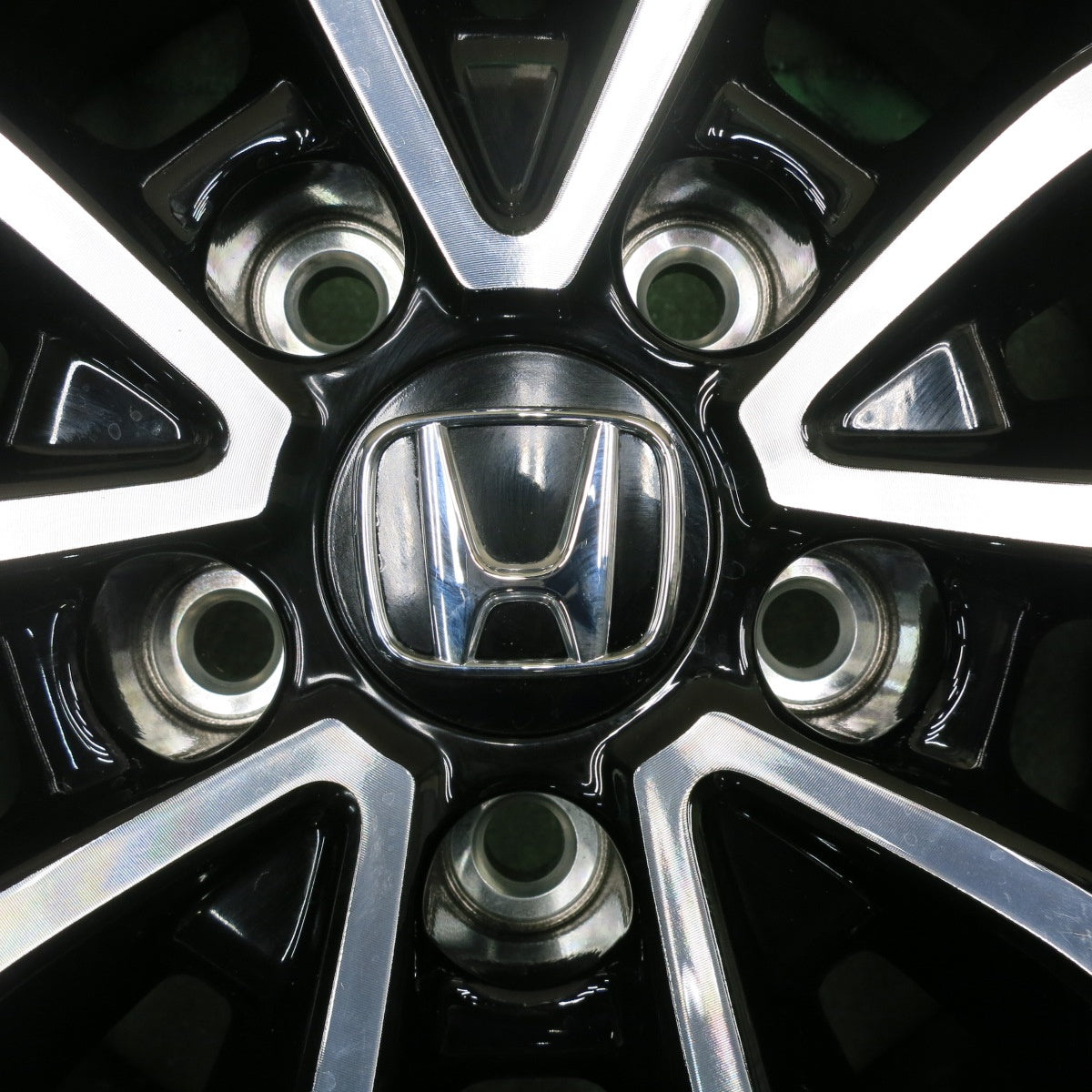 *送料無料* 新車外し★ホンダ RV ヴェゼル 純正 ホイール 18インチ 18×7.5J PCD114.3/5H★4060502HAホ