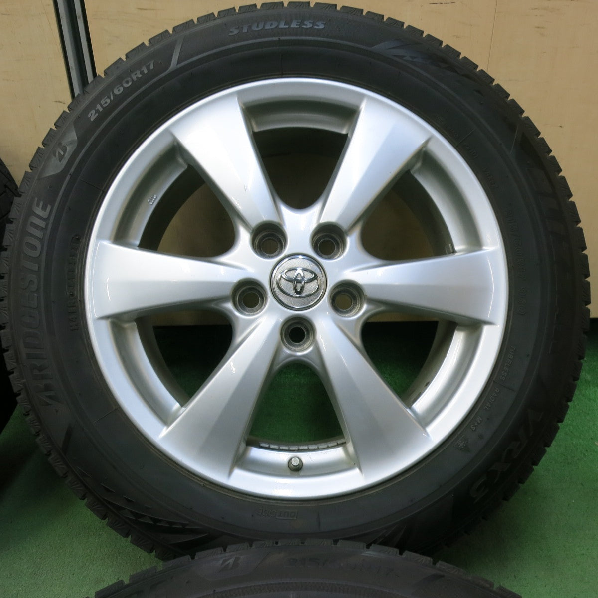 バリ溝！21年！9分★トヨタ 50系 エスティマ 純正 215/60R17 スタッドレス ブリヂストン ブリザック VRX3 17インチ PCD114.3/5H★5073006SYス