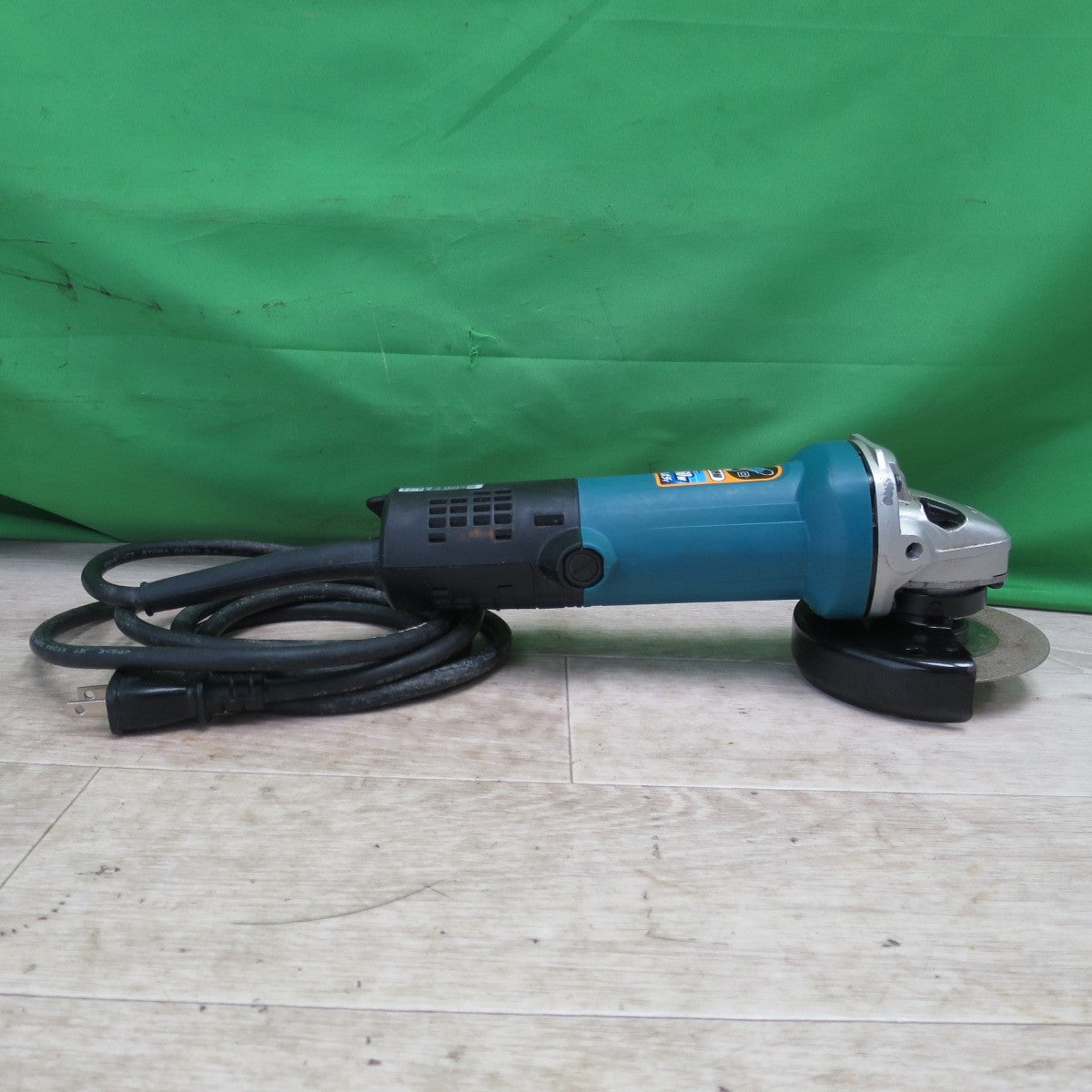 [送料無料] キレイ☆マキタ 100mm ディスクグラインダー 9533B 電動 工具 100V 研摩 研磨 機 makita①☆