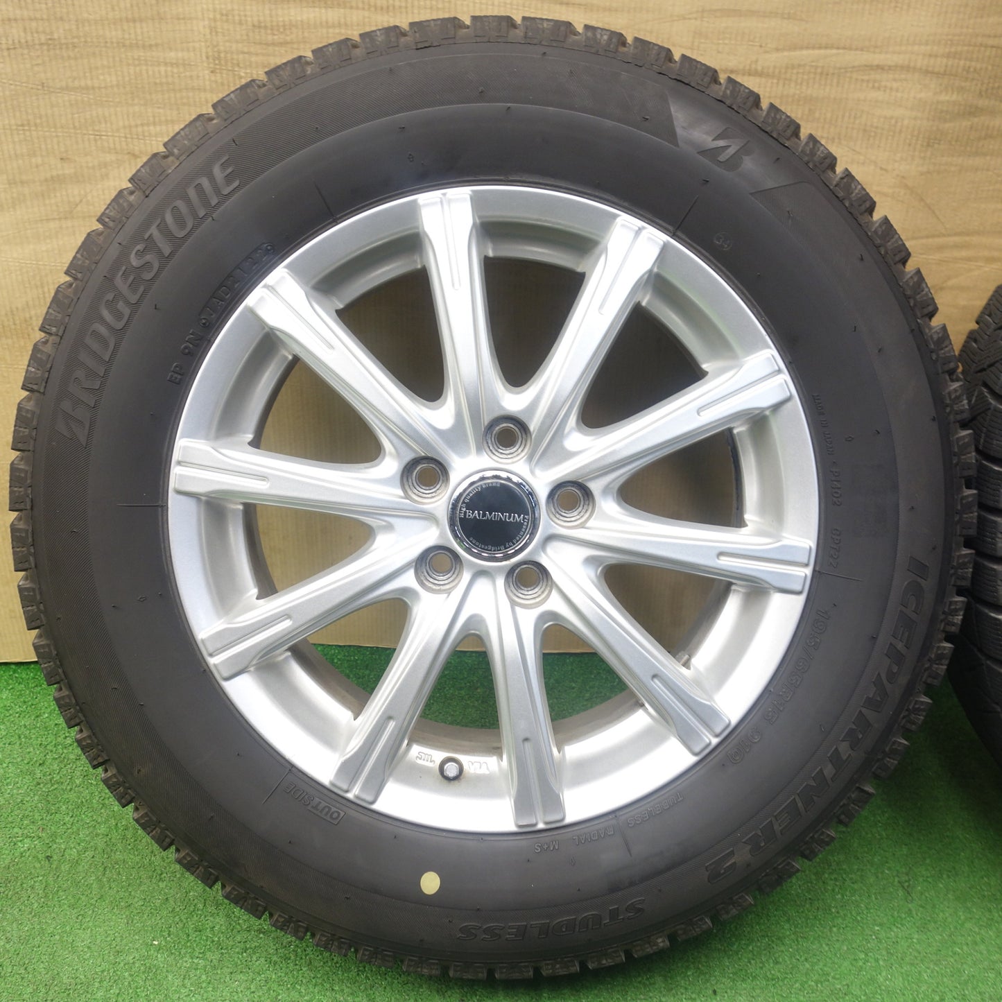 バリ溝！22年！9.5分★プリウス 等 195/65R15 スタッドレス ブリヂストン アイスパートナー2 BALMINUM XR10 バルミナ 15インチ PCD100/5H★6020703KTス