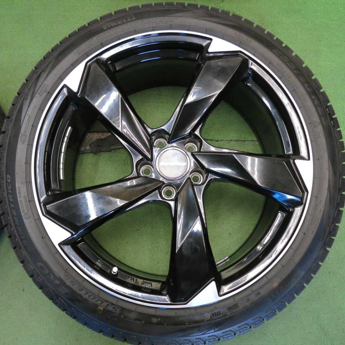 ほぼ未使用！24年！キレイ◎アウディ 等 EUROAXIS CROSS Edge 255/40R20 スタッドレス ピレリ アイスゼロ アシンメトリコ ユーロアクシス クロスエッジ 20インチ PCD112/5H◎6081404HAス
