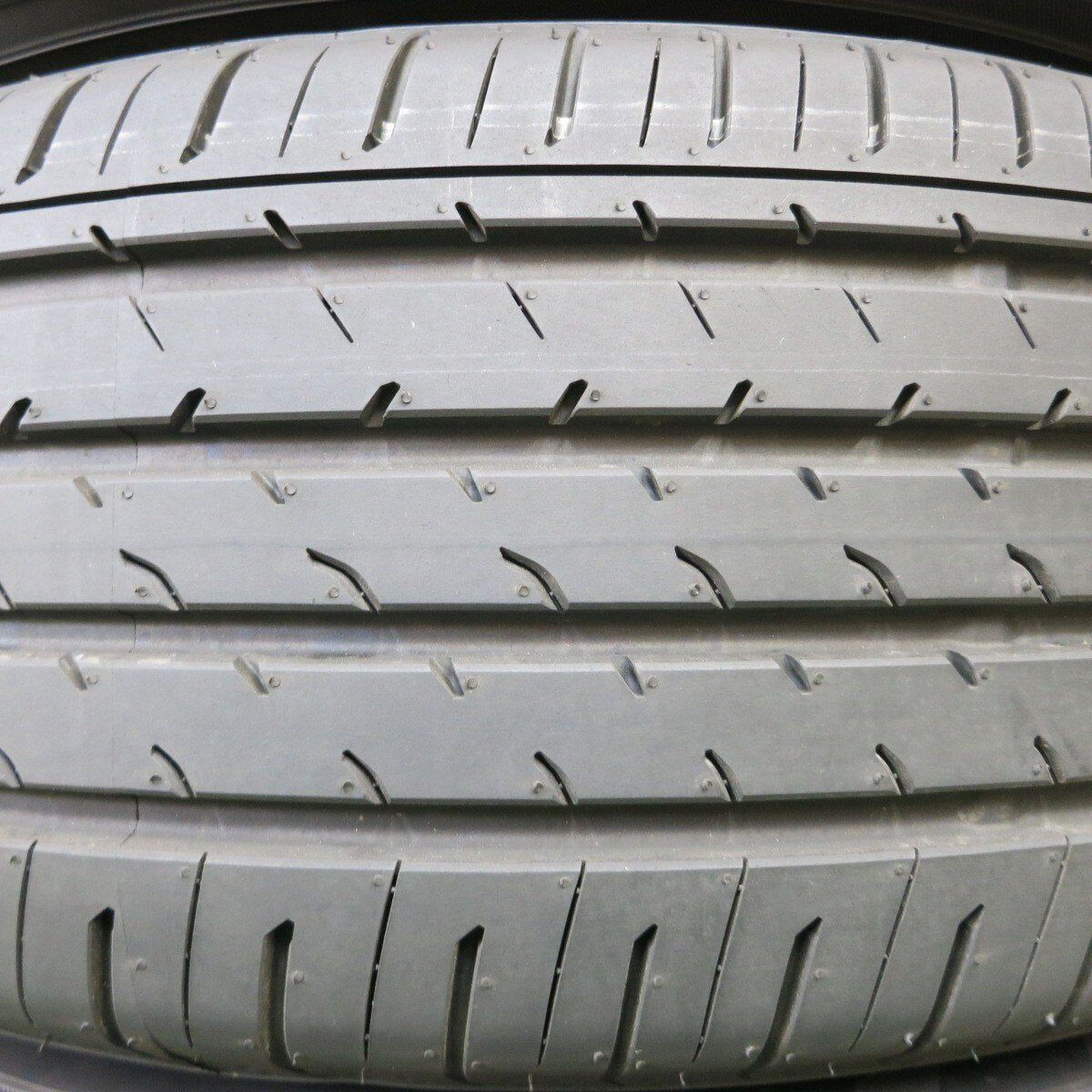 新車外し！24年★トヨタ 40系 ヴェルファイア アルファード 純正 225/65R17 ヨコハマ アドバン V03 PCD120/5H★4041806イノ