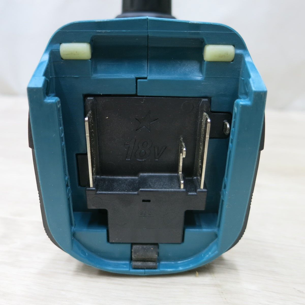 [送料無料] キレイ◆マキタ 充電式 震動 ドライバ ドリル 18V HP484D ドリルドライバー 本体のみ 電動 工具◆