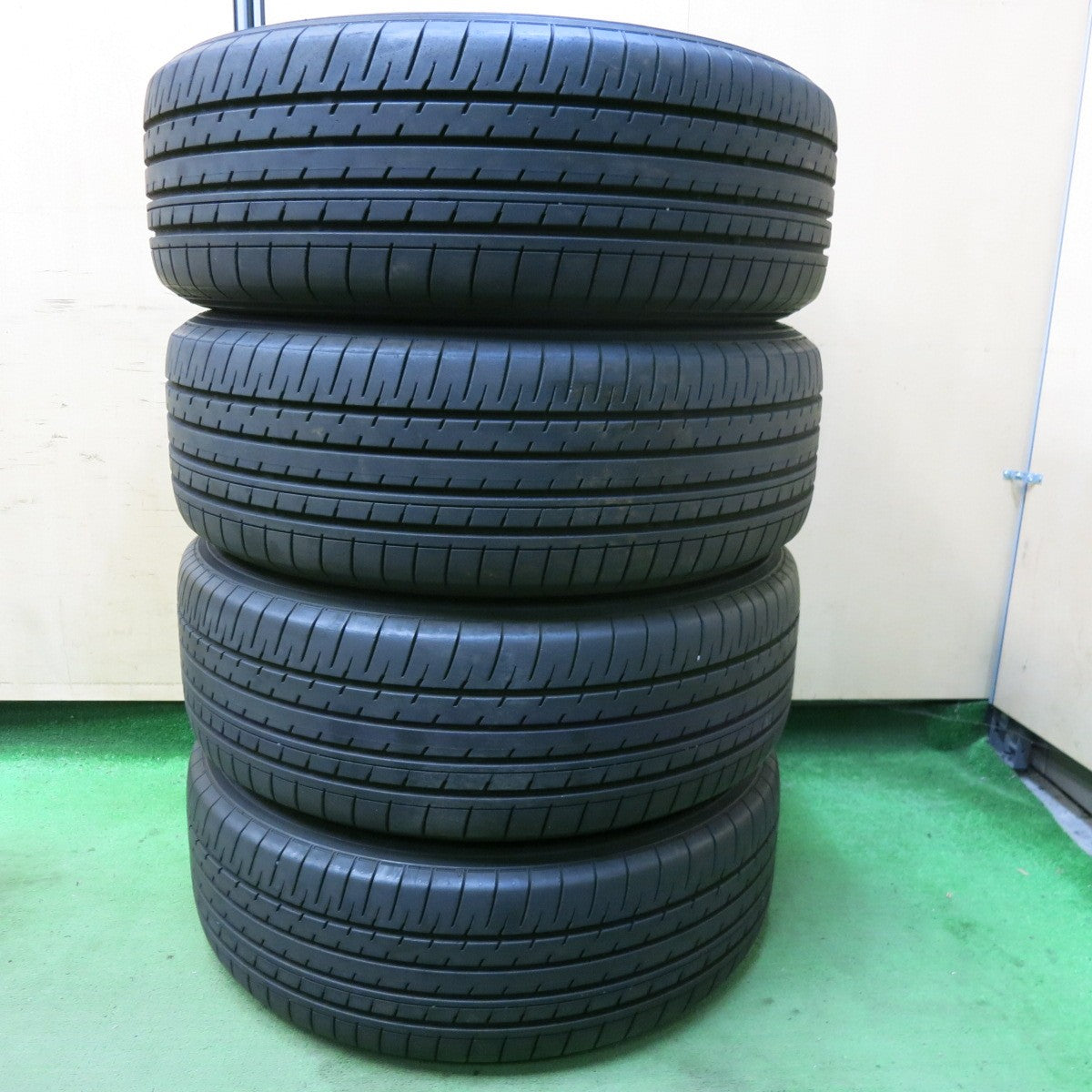 バリ溝！21年！9分★LEYSEEN PRAVA 5X 225/55R19 ヨコハマ BluEarth-XT AE61 19インチ レイシーン プラバ PCD114.3/5H★5062609SYノ