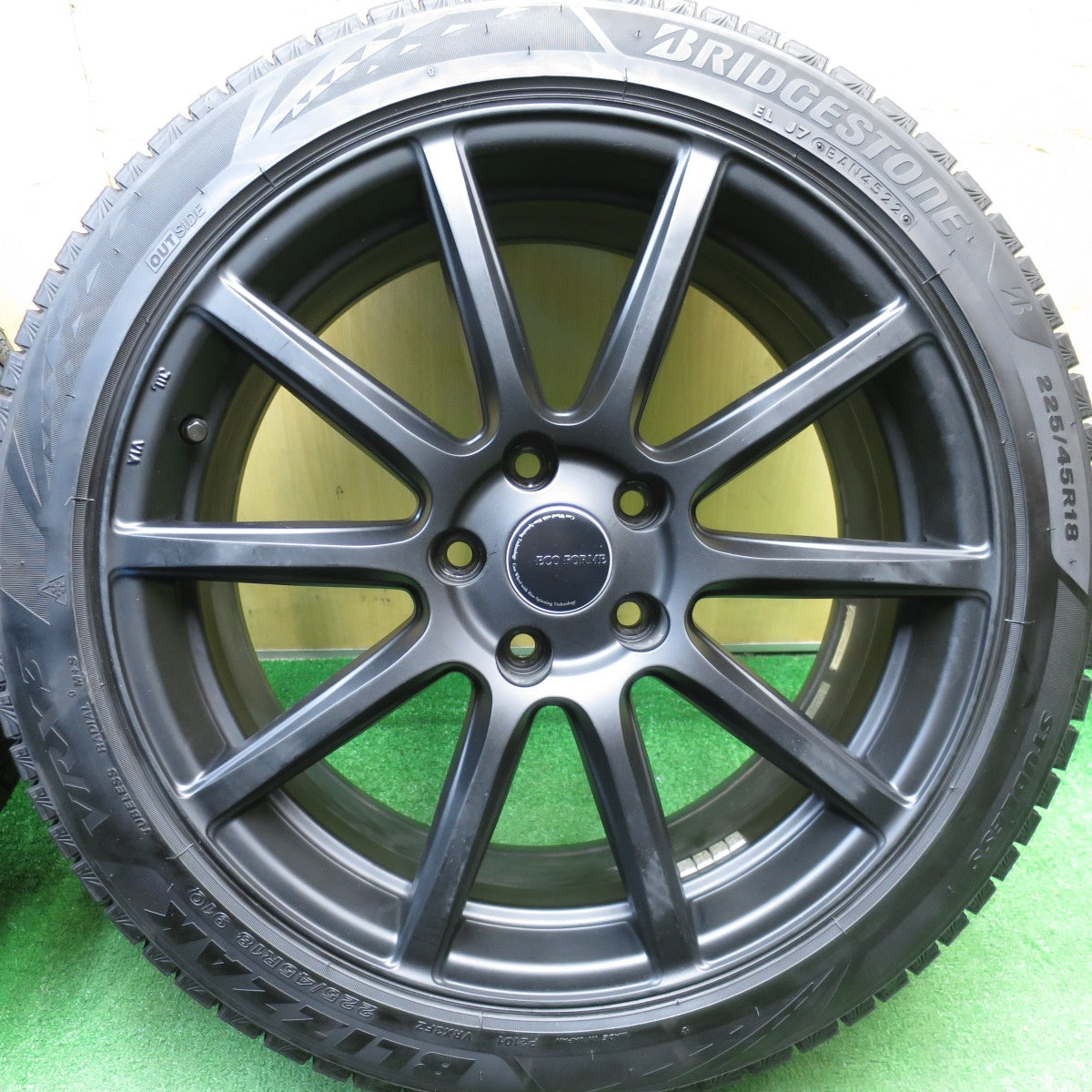 [送料無料] バリ溝！22年！ほぼ10分★スタッドレス 225/45R18 ブリヂストン ブリザック VRX3 ECO FORME エコフォルム 18インチ PCD114.3/5H★5030703Hス