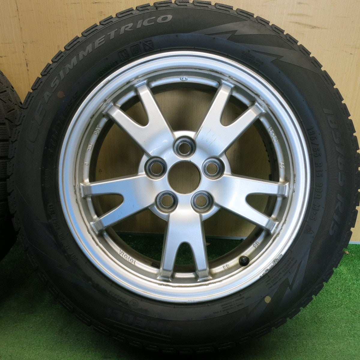 4本価格★トヨタ 30系 プリウス 純正 185/65R15 スタッドレス ピレリ アイスアシンメトリコ 15インチ PCD100/5H★6061103HAス