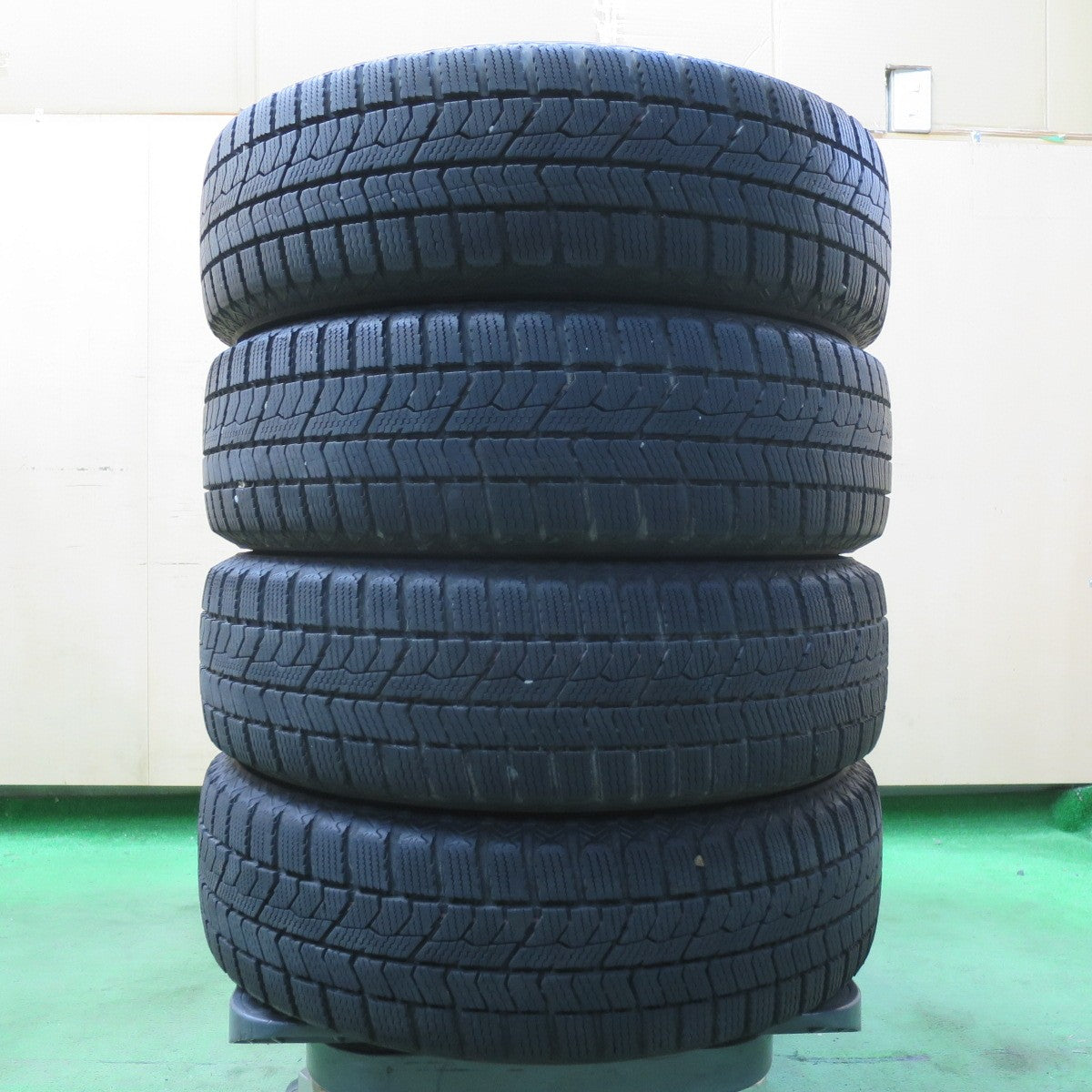 キレイ！21年★スタッドレス 165/65R14 トーヨー オブザーブ GIZ2 VELVA KEVIN ヴェルヴァ 14インチ ソリオ ハスラー 等 PCD100/4H★5042407イス