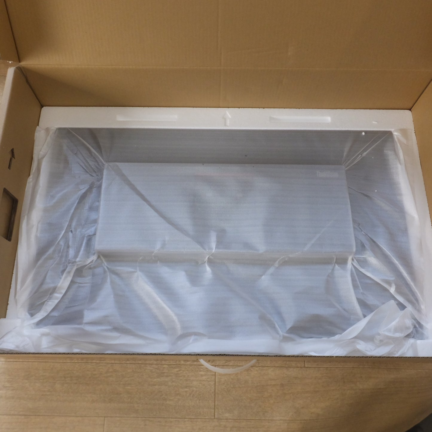 [送料無料] 未使用★レノボ Lenovo ThinkVision T32p-20 C19315UT0 モニター 61F2-GAR2-WW　100-240V 50/60Hz★