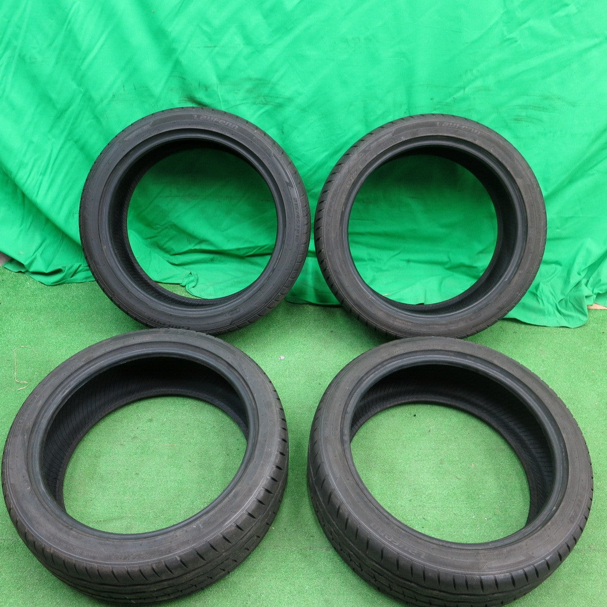 *送料無料* 新車外し！23年！ほぼ未使用★215/45R18 ラウフェン Z FIT EQ タイヤ 18インチ ノア ヴォクシー エスクァイア 等★4042208ナノタ