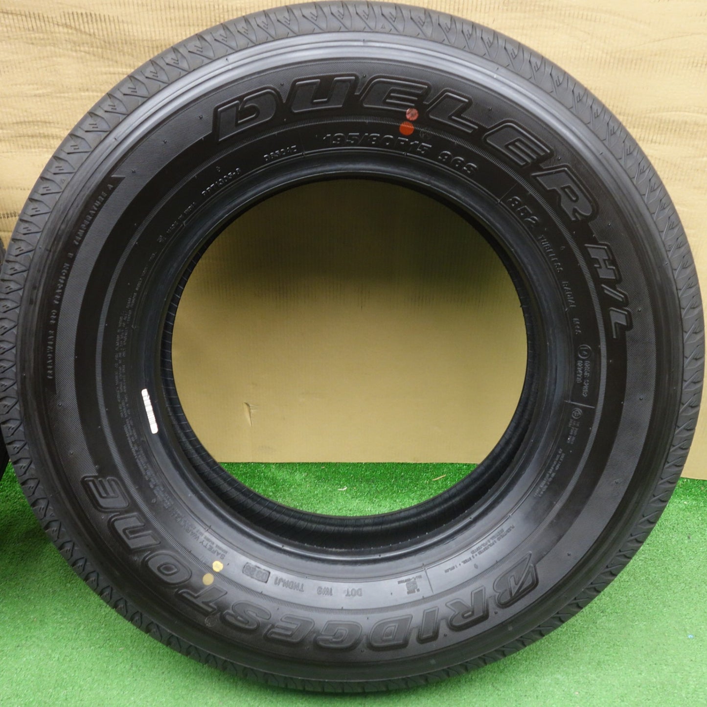 新車外し！26年◎195/80R15 ブリヂストン デューラー H/L 852 DUELER タイヤ 15インチ ジムニーシエラ ジムニーノマド 等◎6081004KTノタ