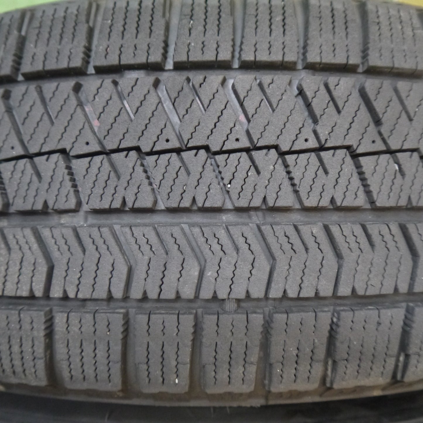 キレイ★スタッドレス 195/65R15 ブリヂストン ブリザック VRX2 SEIN ザイン 15インチ PCD114.3/5H★6010709Hス