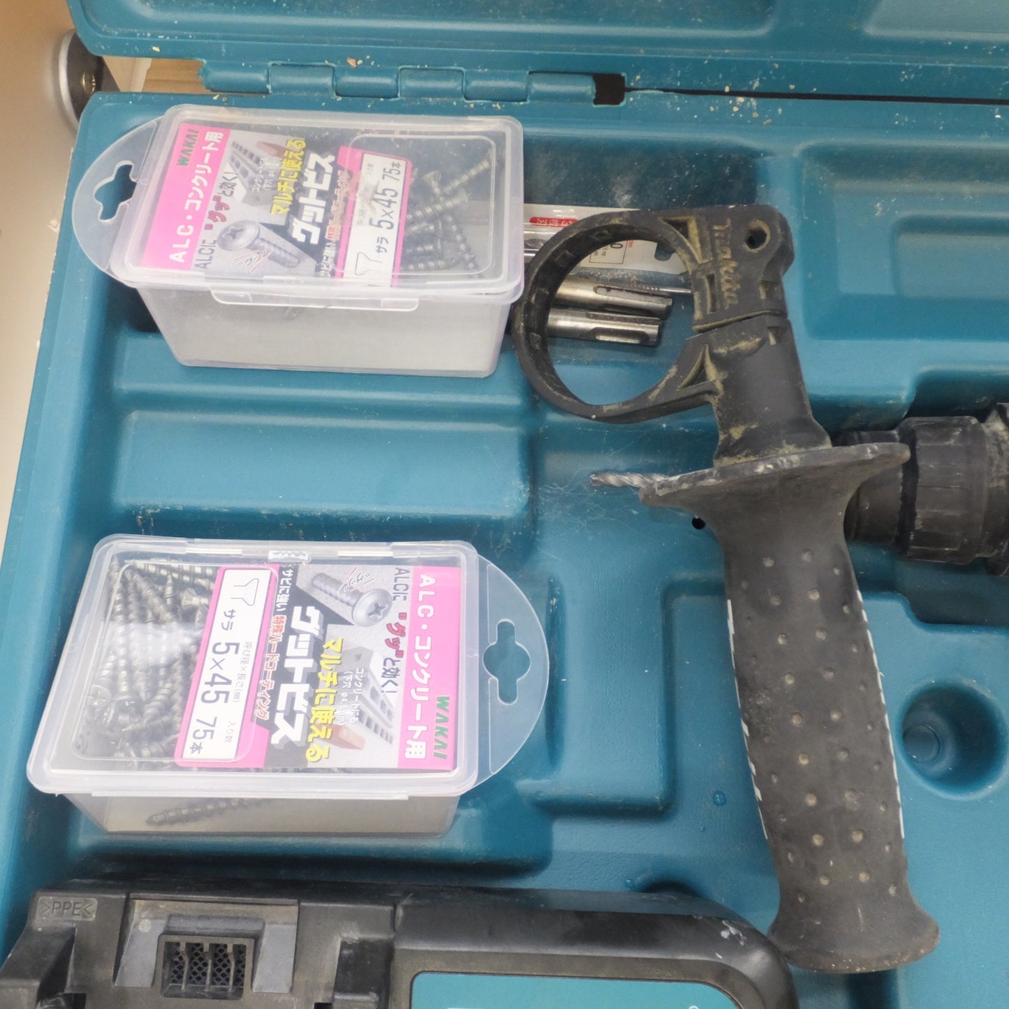 [送料無料] ★マキタ makita 24mm 充電式ハンマドリル HR244DZKB　バッテリ BL1860B 2個　充電器 DC18RC T　セット★