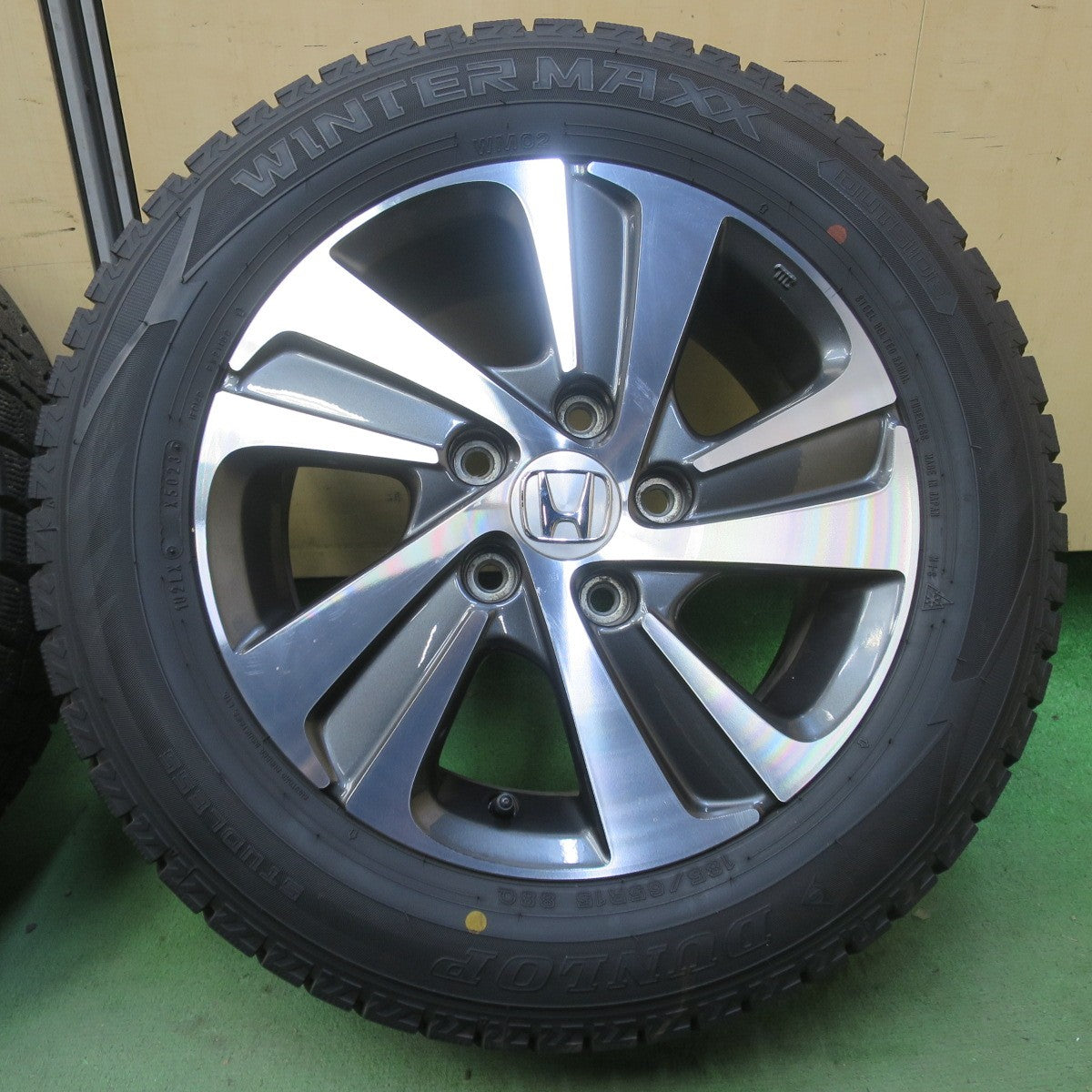 バリ溝！23年！9.5分◎ホンダ GB フリード 純正 185/65R15 スタッドレス ダンロップ ウインターマックス WM02 15インチ PCD114.3/5H◎6102104イス