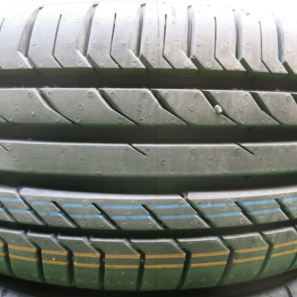 新車外し！25年★195/45R17 コンチネンタル コンチスポーツ コンタクト5 タイヤ 17インチ スイフト スポーツ アクア フィット キューブ 等★5123101HAノタ