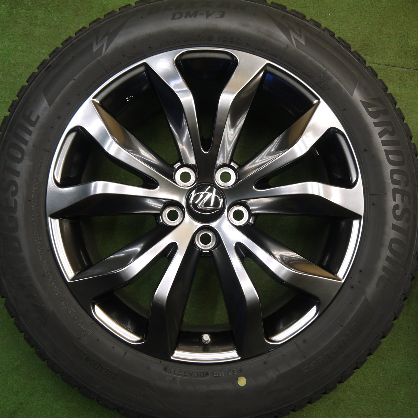 キレイ★レクサス 10系 NX Fスポーツ 純正 225/60R18 スタッドレス ブリヂストン ブリザック DM-V3 18インチ PCD114.3/5H★6032515Hス