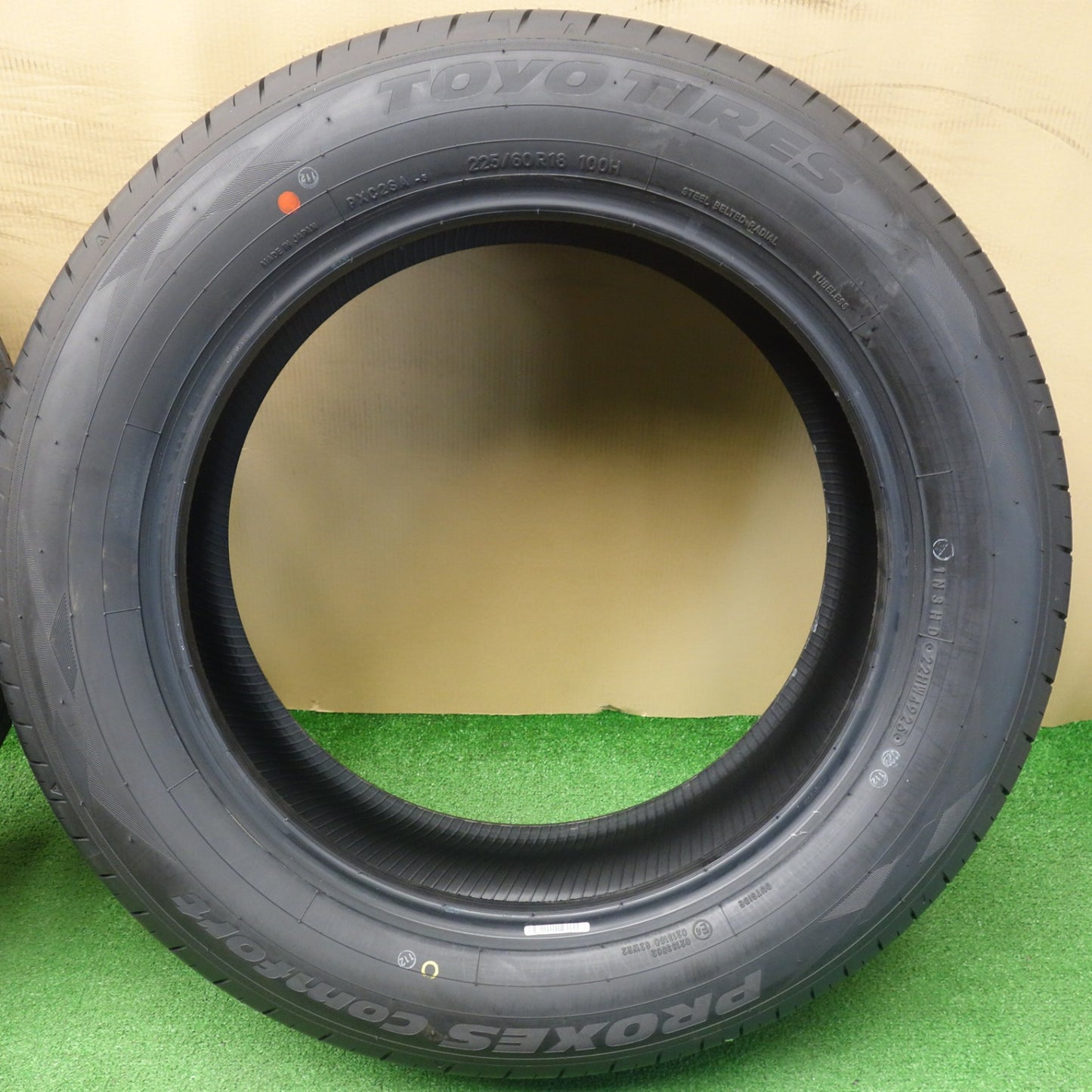 新車外し！25年★225/60R18 トーヨー プロクセス Comfort コンフォート 18インチ タイヤ 40系 アルファード ヴェルファイア ハリアー RAV4 等★6060503KTノタ