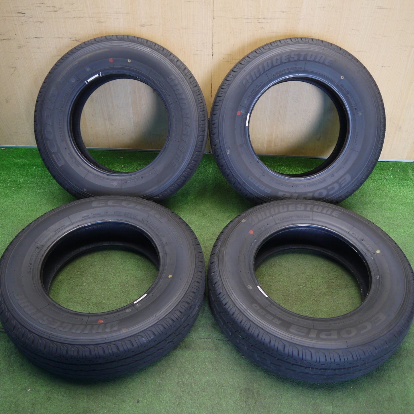 新車外し！25年★175/80R14 99/98N ブリヂストン エコピア R680 タイヤ 14インチ タウンエース バネット 等★6042202Hノタ