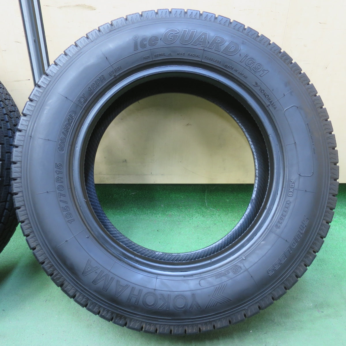 バリ溝！22年！9.5分以上★スタッドレス 195/70R15 106/104L 12PR ヨコハマ アイスガード iG91 タイヤ 15インチ キャラバン ハイエース 等★6062403イスタ