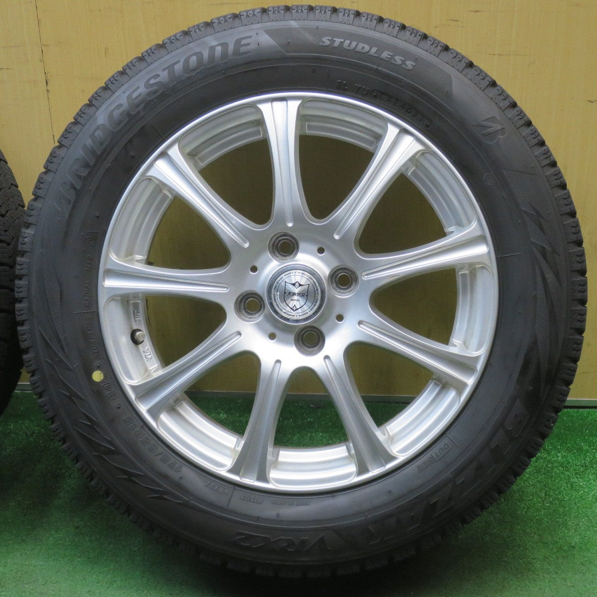 バリ溝！9分★スタッドレス 175/65R15 ブリヂストン ブリザック VRX2 JOKER ジョーカー 15インチ PCD100/4H★6051813NJス