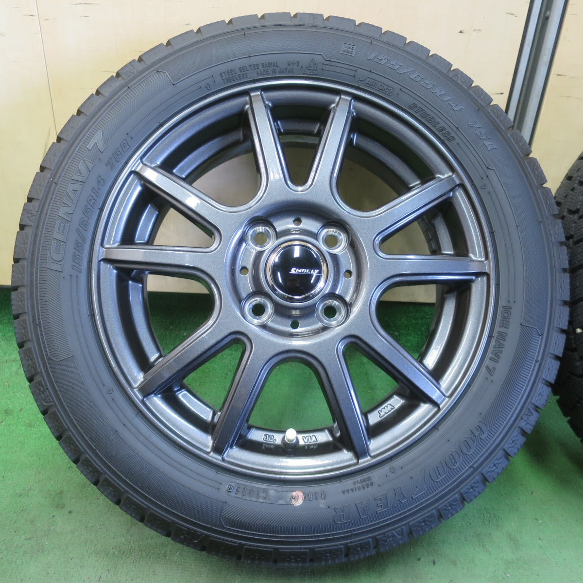 ほぼ未使用！25年！キレイ★スタッドレス 155/65R14 グッドイヤー アイスナビ7 EMBELY S10 エンベリー 14インチ PCD100/4H★6042506イス