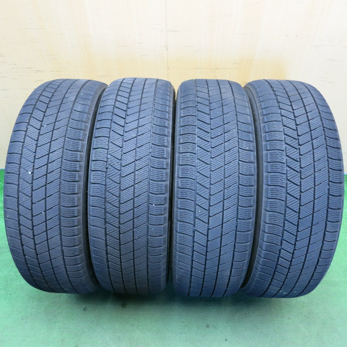 バリ溝！22年！キレイ！9.5分◎トヨタ クラウン クロスオーバー RS 純正 225/45R21 スタッドレス ブリヂストン ブリザック VRX3 21インチ PCD114.3/5H◎6070908HAス