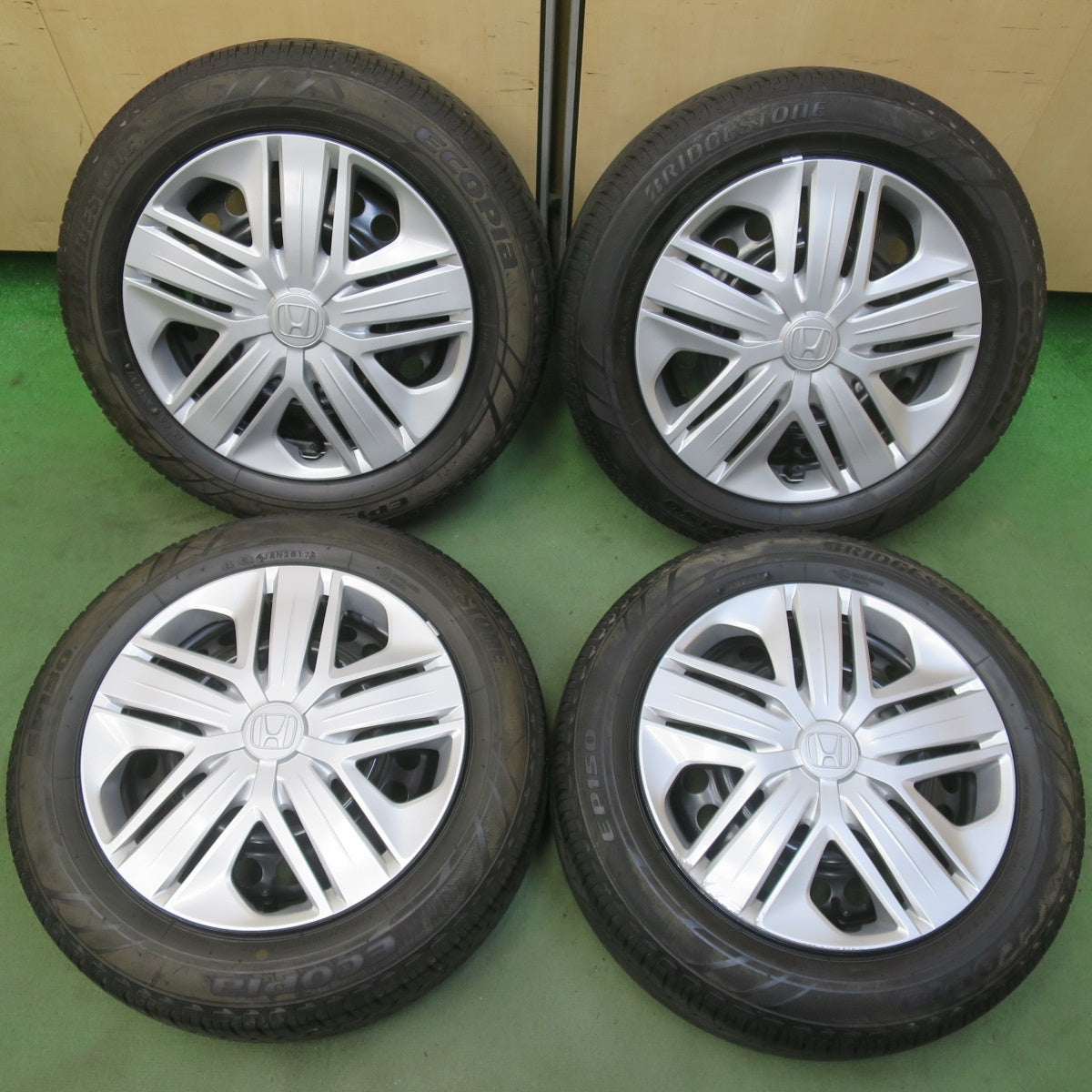 ほぼ未使用！キレイ◎ホンダ GK3 GP5 フィット 純正 スチール 185/60R15 ブリヂストン エコピア EP150 15インチ PCD100/4H◎6100801イノ