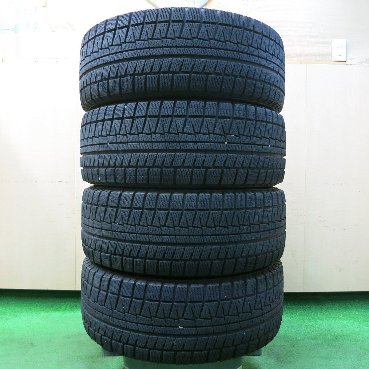 *送料無料* バリ溝！キレイ！9.5分★ベンツ等 BORBET TYPE V MAK 225/55R17 スタッドレス ブリヂストン ブリザック RFT ボルベット PCD112/5H★4041310イス