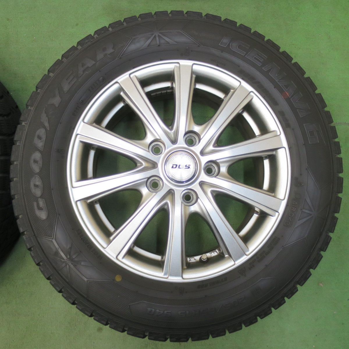 キレイ★スタッドレス 205/65R15 グッドイヤー アイスナビ6 D.O.S. DOS 15インチ PCD114.3/5H★5122305イス