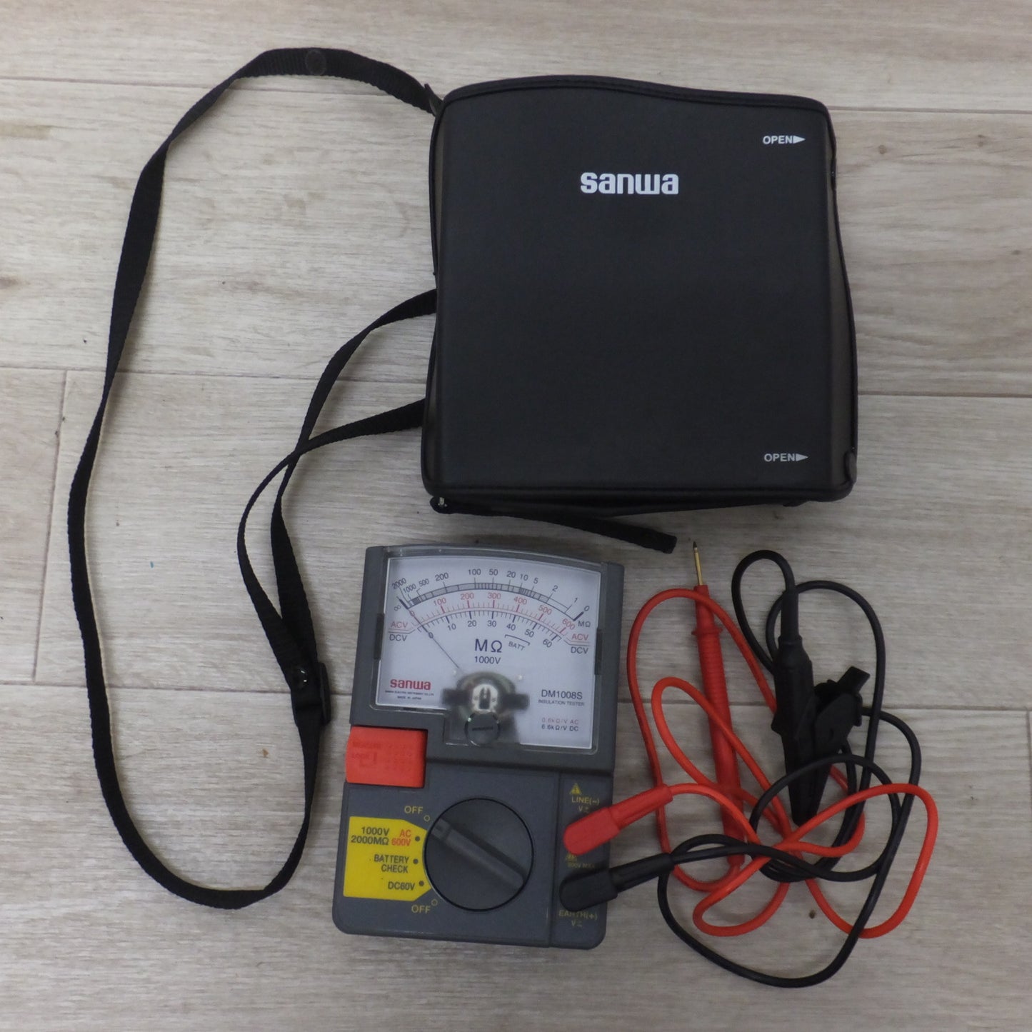 [送料無料] 美品★三和電気計器 SANWA 絶縁抵抗計 DM1008S　INSULATION RESISTANCE TESTER(2)★