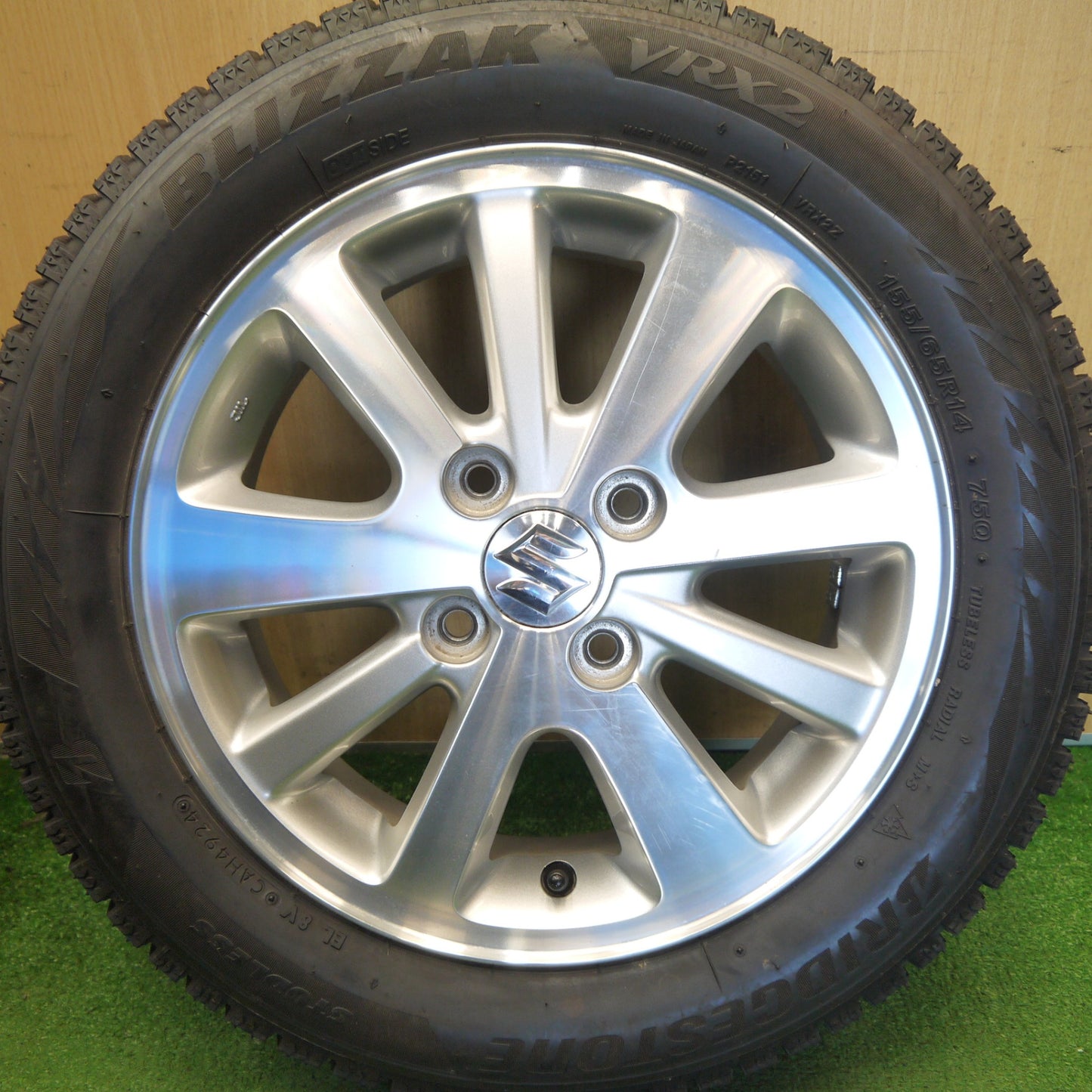 超バリ溝！24年！ほぼ10分◎スズキ エブリィ ワゴン 純正 155/65R14 スタッドレス ブリヂストン ブリザック VRX2 14インチ PCD100/4H◎6072402Hス