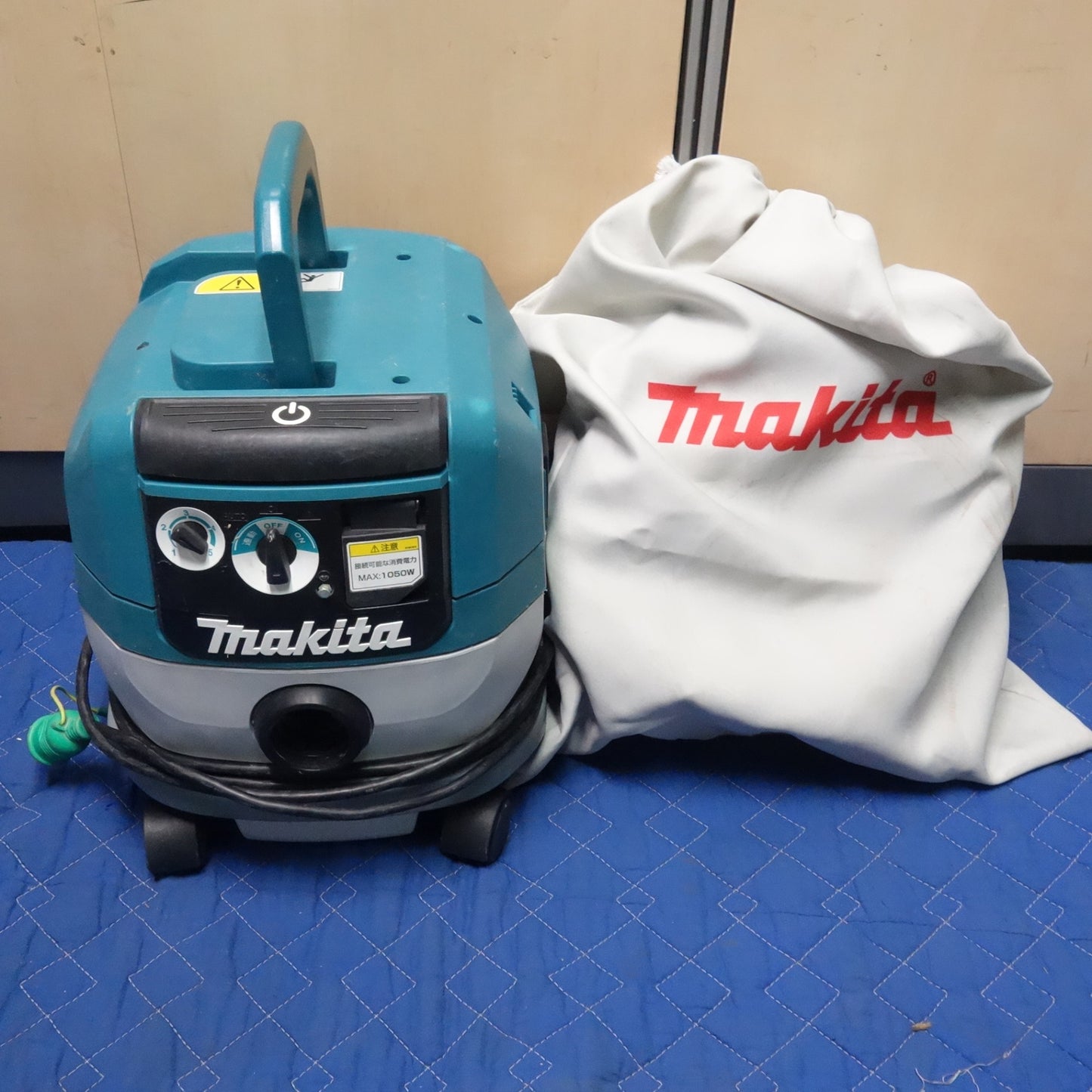 [送料無料] ☆マキタ 粉じん 専用 業務用 集じん機 100V VC0830 ホース付き 集塵 電動 工具☆