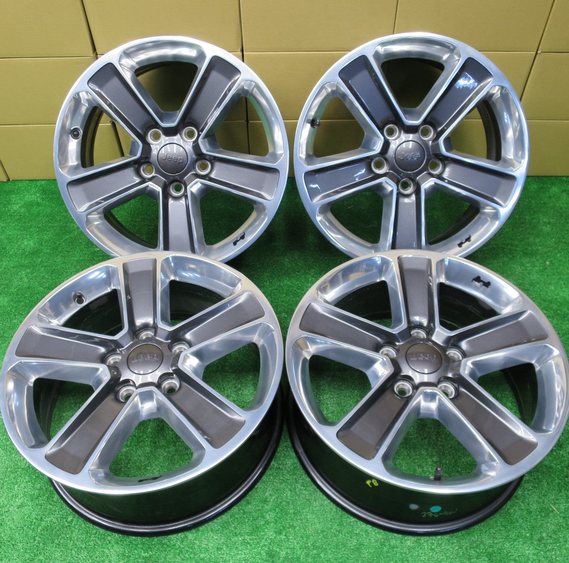 キレイ★JEEP ジープ JL ラングラー アンリミテッド サハラ 純正 ホイール 18インチ 18×7.5J PCD127/5H★5111502NKホ