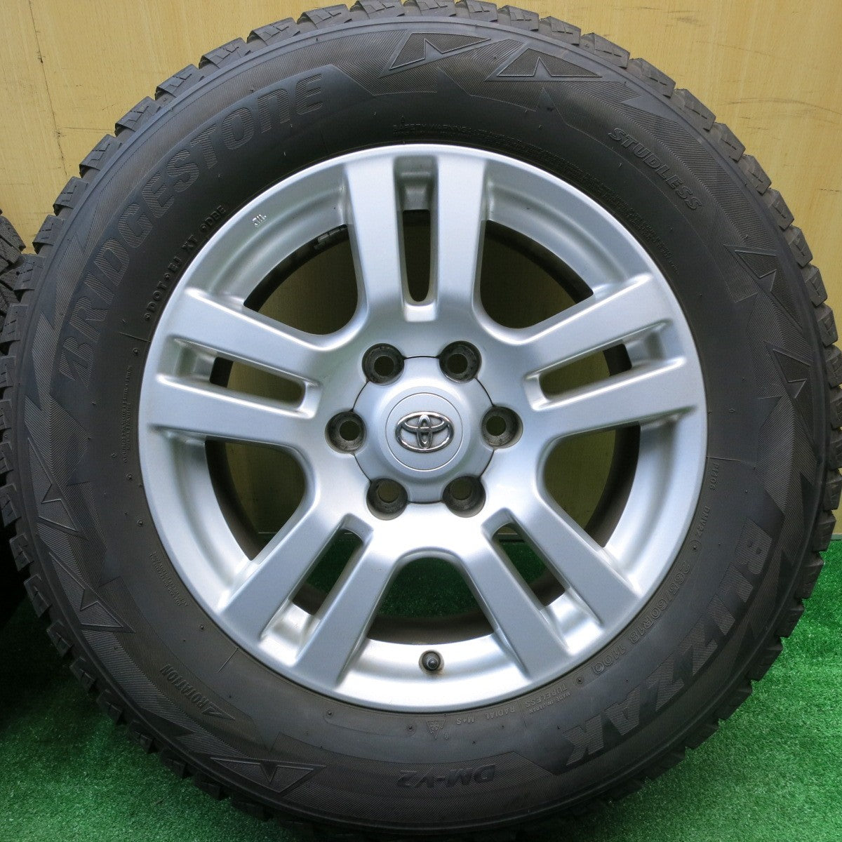 バリ溝！8.5分★トヨタ 150系 ランクル プラド 純正 265/60R18 スタッドレス ブリヂストン ブリザック DM-V2 18インチ PCD139.7/6H★5103002HAス