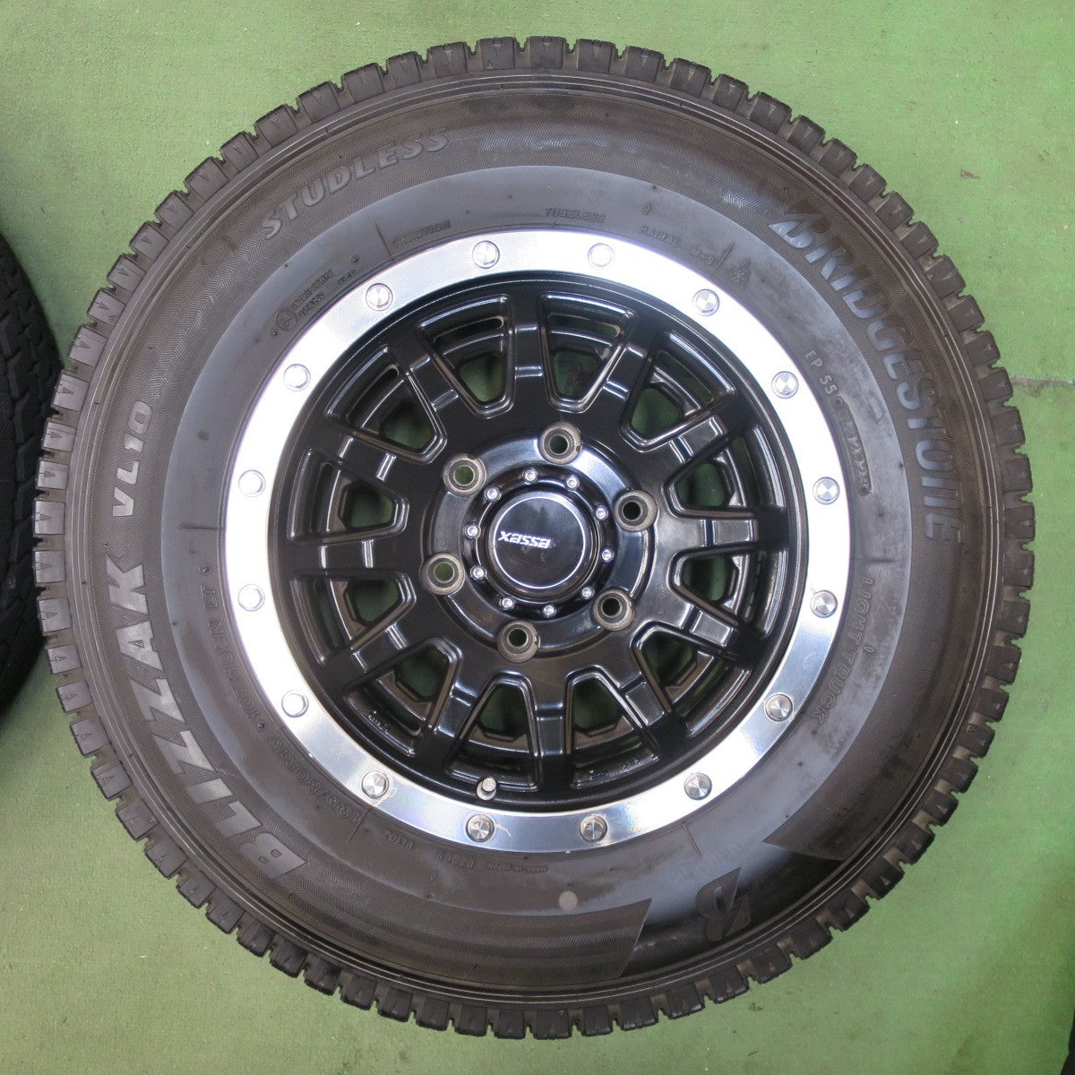 バリ溝！23年！9.5分★スタッドレス ESSEX エセックス EX-15 195/80R15 107/105N ブリヂストン ブリザック VL10 PCD139.7/6H★5111403TTス