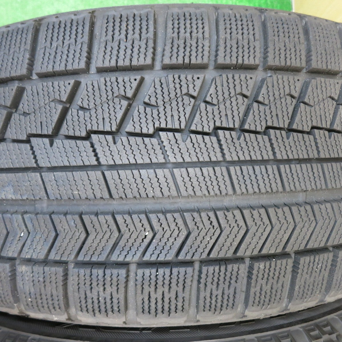 バリ溝！9分★レアマイスター LFラウンジ 235/50R18 スタッドレス ブリヂストン ブリザック VRX Lehrmeister L-F LOUNGE PCD114.3/5H★5051703TNス