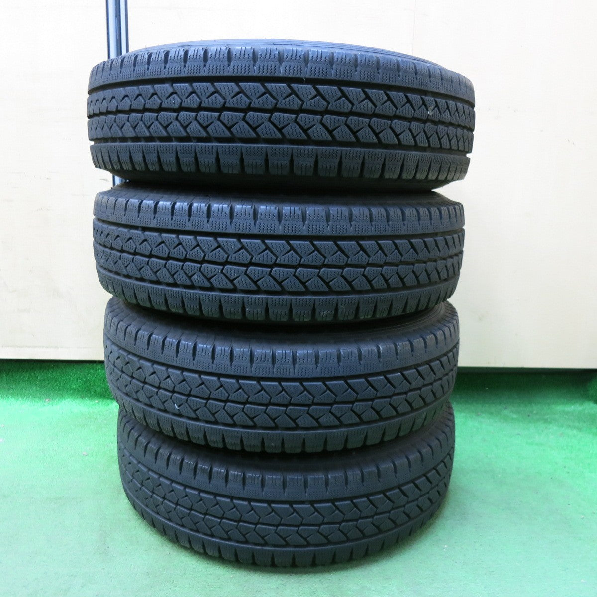 [送料無料] バリ溝！21年！キレイ！9.5分★スタッドレス 165R13 6PR ブリヂストン ブリザック VL1 スチール ホイール 13インチ PCD100 114.3/4H マルチ★4122510SYス