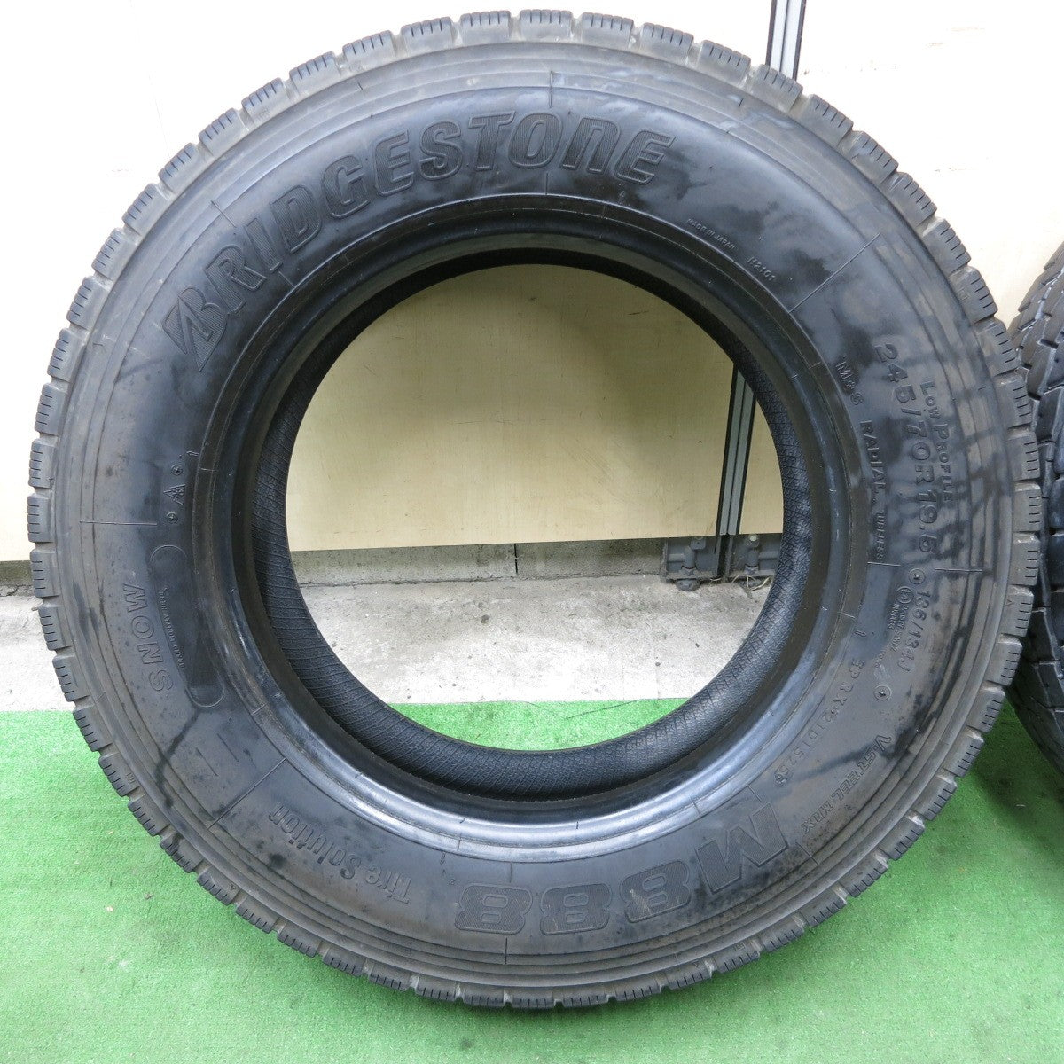 バリ溝！25年！9分★トラック バス タイヤ 245/70R19.5 136/134J ブリヂストン M888 ミックス オールシーズン 19.5インチ★5122901ナスタ