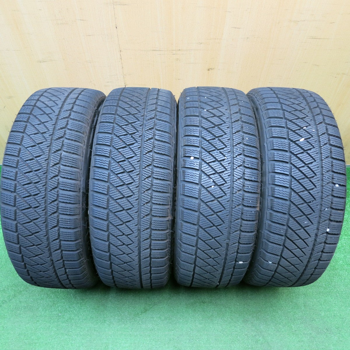 バリ溝！24年！9.5分以上★インプレッサ 等 205/55R16 スタッドレス デルマックス ULTIMA SNOW BALMINUM バルミナ 16インチ PCD100/5H★6010202HAス