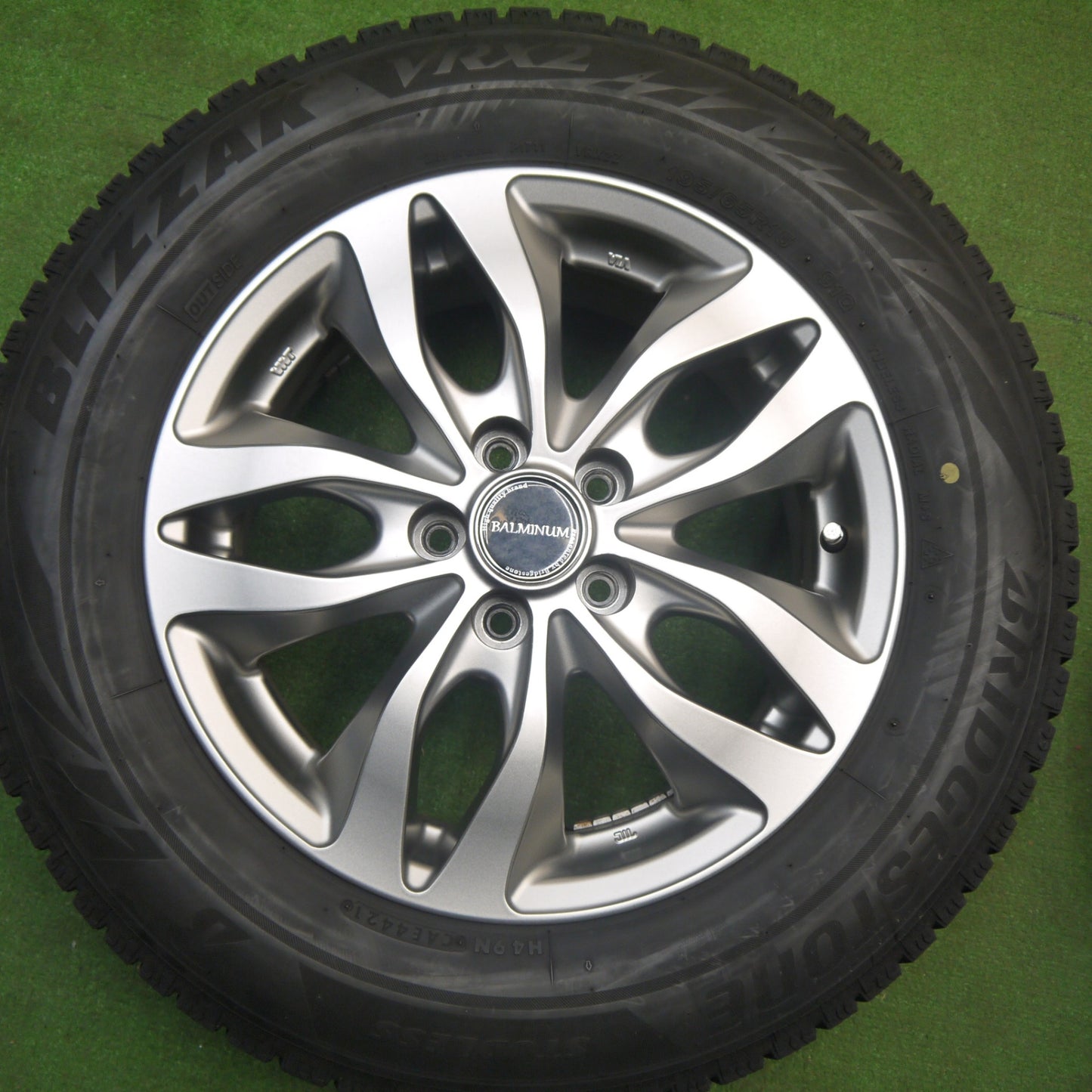 バリ溝！キレイ！8.5分★プリウス 等 195/65R15 スタッドレス ブリヂストン ブリザック VRX2 BALMINUM DS-M バルミナ 15インチ PCD100/5H★6011301Hス