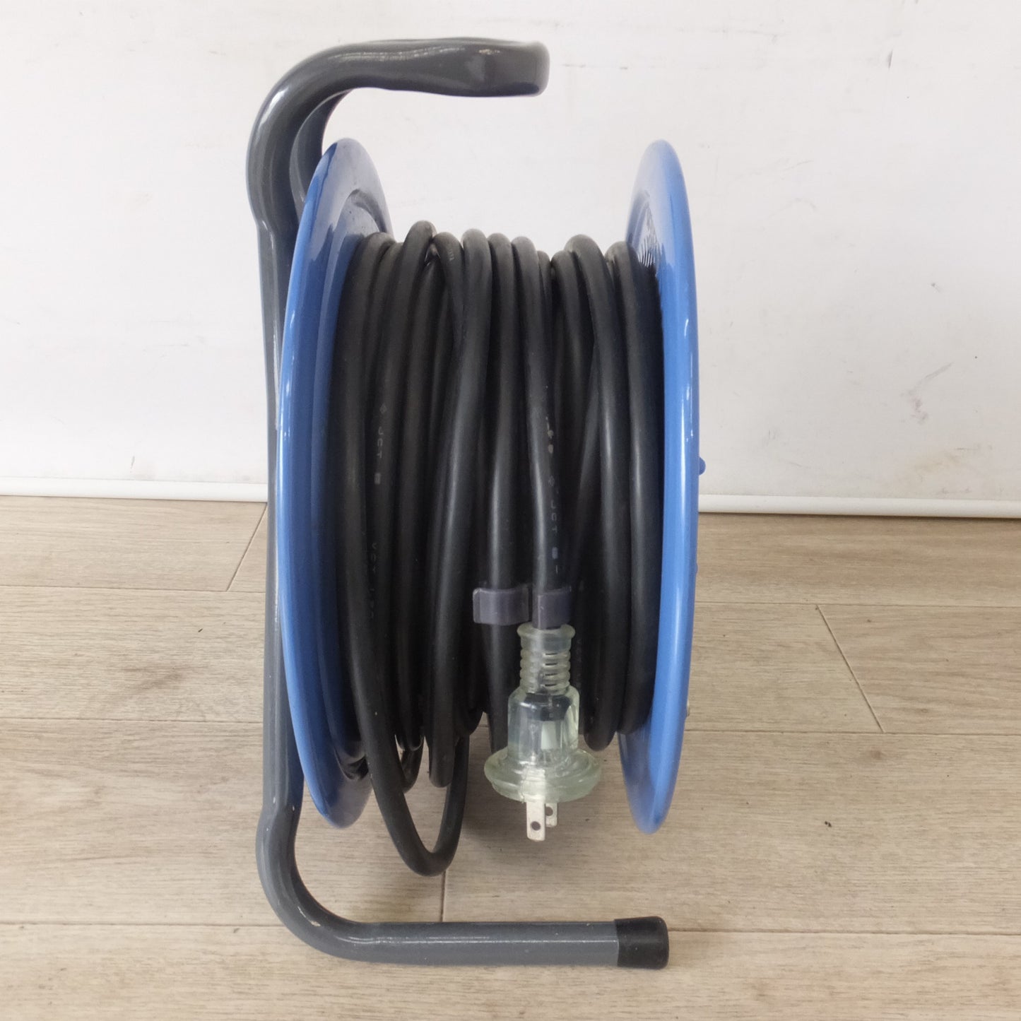 [送料無料] ★畑屋 ハタヤ HATAYA サンデーレインボーリール 屋外用 SS-20型　有効長 19m　5A 125V★