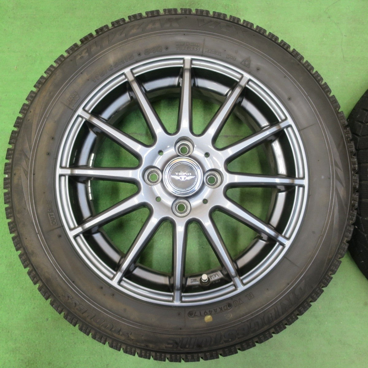 キレイ★スタッドレス 175/65R15 ブリヂストン ブリザック VRX TEAD テッド 15インチ PCD100/4H★5031410イス