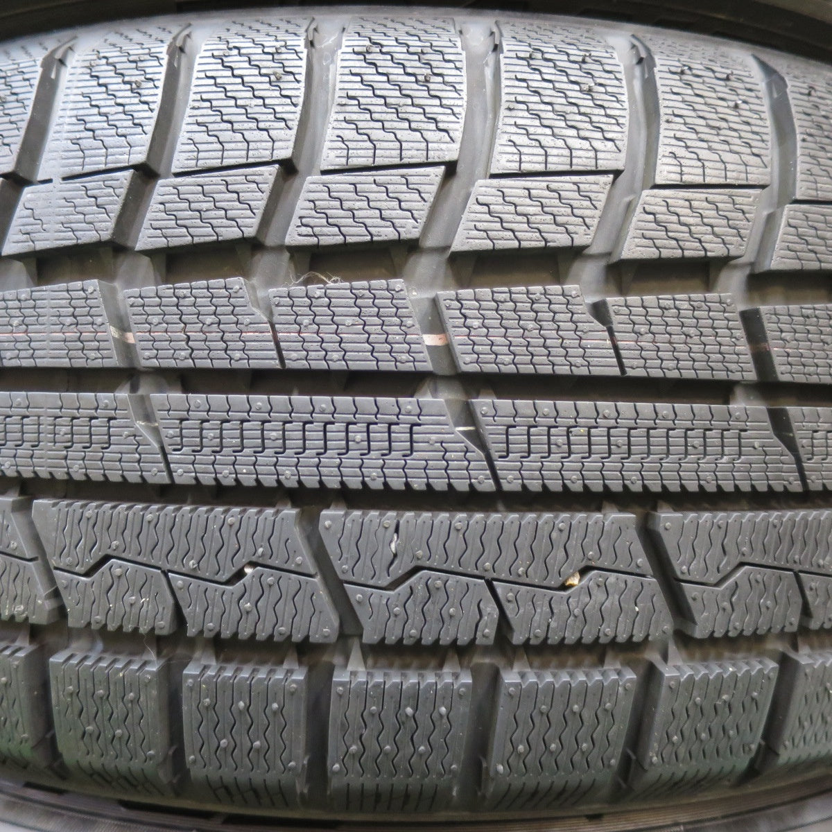 [送料無料] バリ溝！22年！ほぼ10分★スタッドレス 205/55R17 トーヨー ウインター トランパス TX タイヤ 17インチ ノア ヴォクシー 等★4111303イスタ