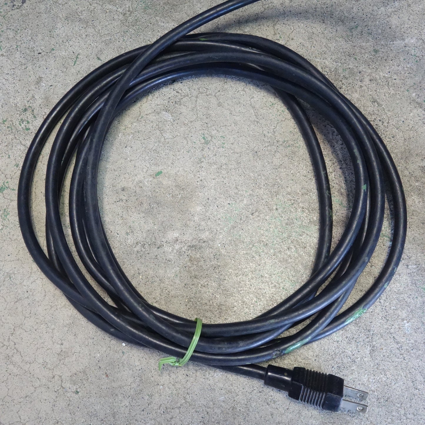 [送料無料] ☆マキタ 190mm 卓上 スライド マルノコ 100V LS0712 丸鋸 丸のこ 丸ノコ 切断 電動 工具☆