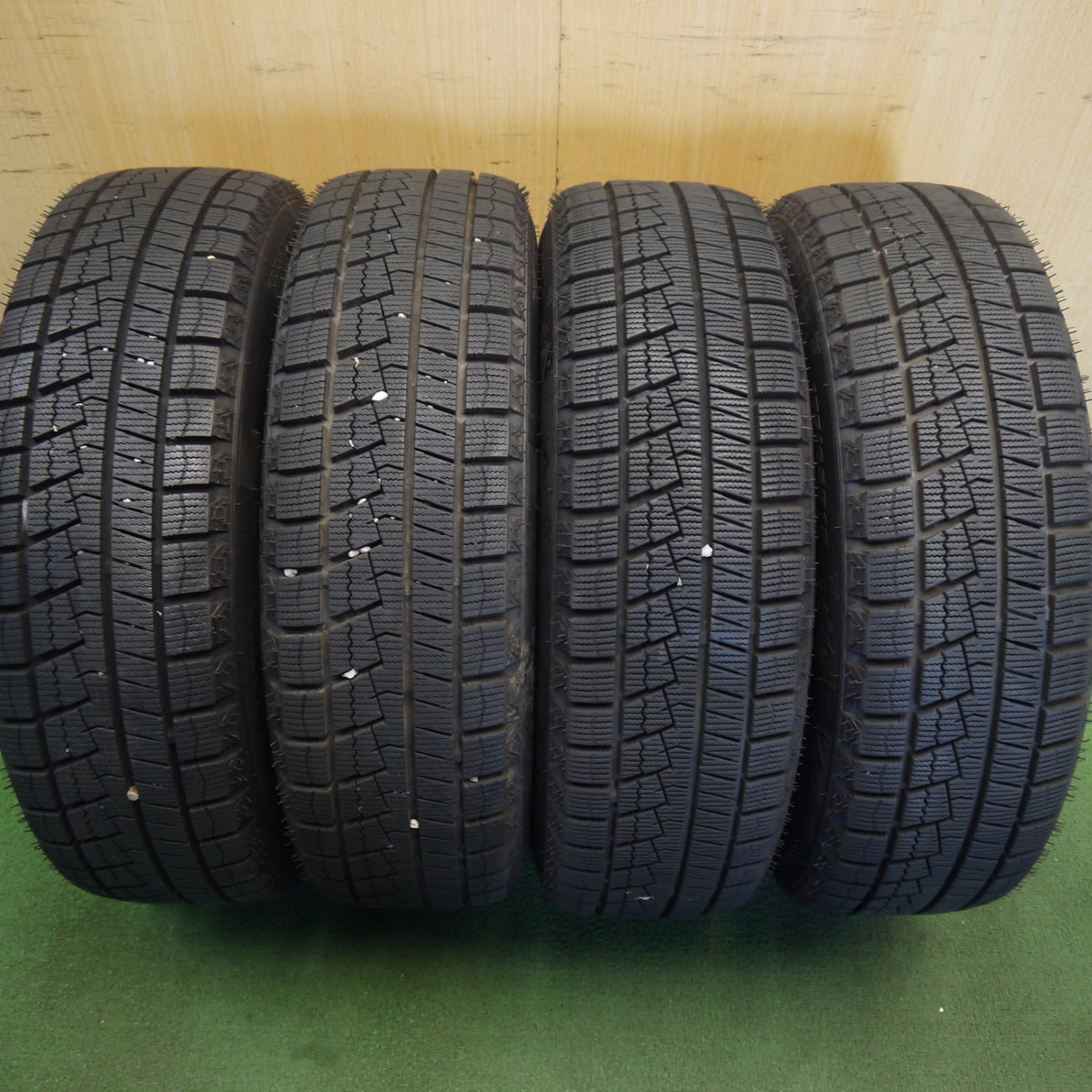 バリ溝！25年！キレイ！ほぼ10分◎スタッドレス 175/65R15 ネクセン ウィンガード アイス2 D.O.S. DOS 社外 アルミ 15インチ PCD100/4H◎6082106Hス