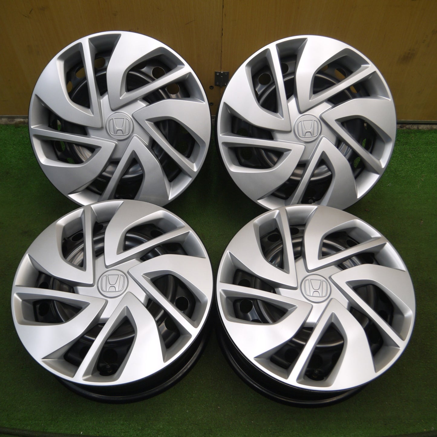 *送料無料* 新車外し★ホンダ GB5 フリード 純正 スチール ホイール 15インチ キャップ カバー 15×5.5J PCD114.3/5H★4041004Hホ