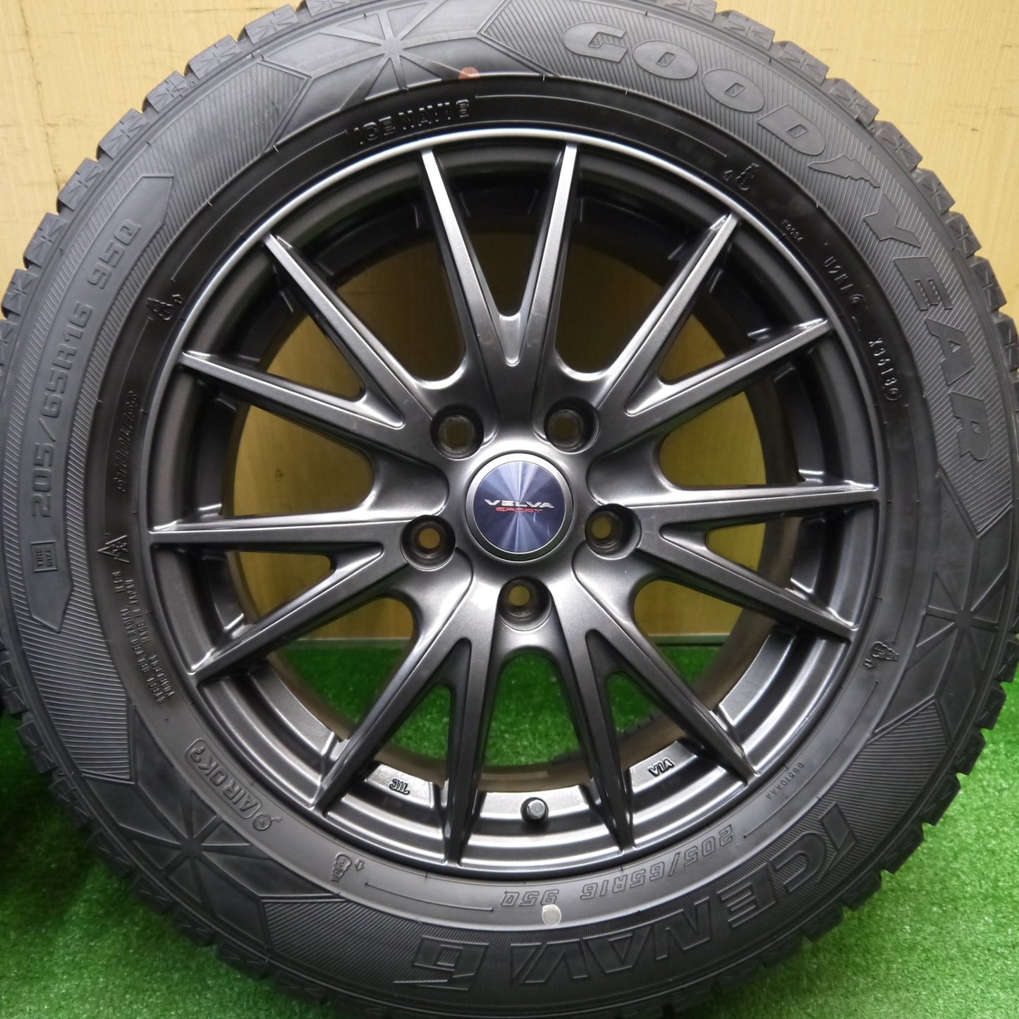 キレイ★スタッドレス 205/65R16 グッドイヤー アイスナビ6 VELVA SPORT ヴェルヴァ スポーツ 16インチ PCD114.3/5H★5112103Hス