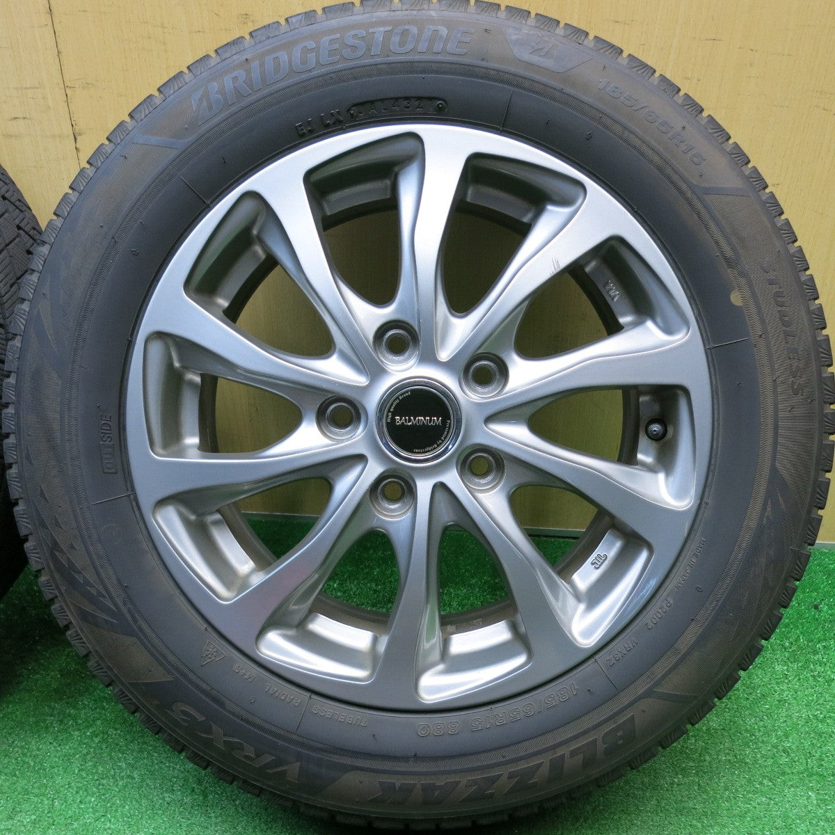 4本価格！21年★スタッドレス 185/65R15 ブリヂストン ブリザック VRX3 BALMINUM TR10 バルミナ 15インチ PCD114.3/5H★5113005HAス