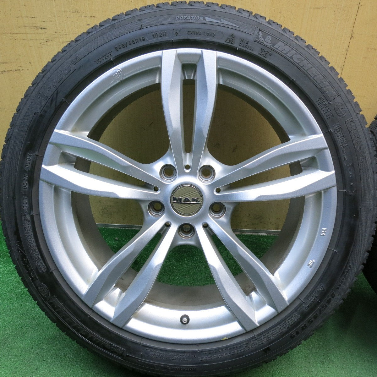 4本価格◎テスラ レクサス 等 MAK LUFT 245/45R19 スタッドレス ミシュラン X-ICE XI3 マック ルフト 19インチ PCD120/5H◎6092410HAス