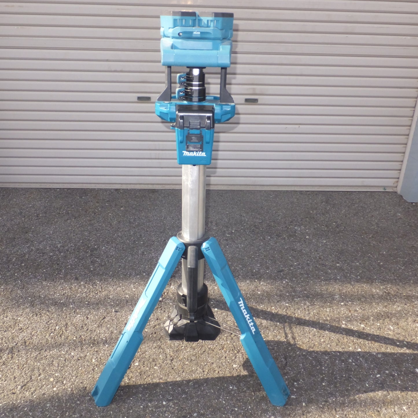 [送料無料] ★マキタ makita 充電式タワーライト ML814 14.4V/18V 本体のみ★
